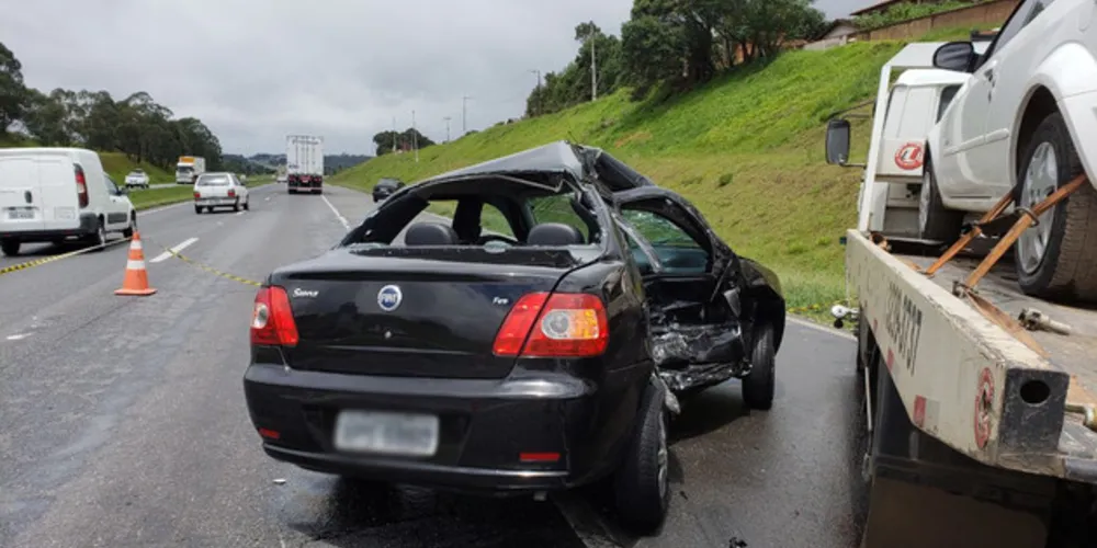 Acidente aconteceu em rodovia na região de Curitiba na tarde deste sábado