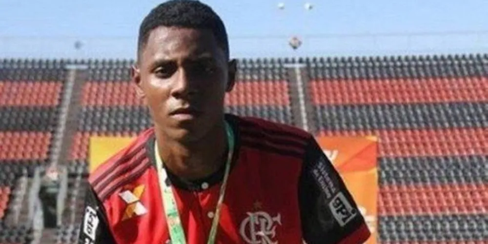 Imagem ilustrativa da imagem Atleta internado após incêndio no Flamengo inicia dieta oral