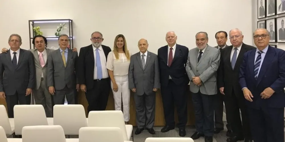 REGISTRO - Na última segunda-feira (18), em reunião de Diretoria do Instituto dos Magistrados do Brasil-IMB foi fundada a Academia Brasileira de Ciências, Artes e Letras da Magistratura e também eleita a sua Diretoria e aprovado o seu Estatuto. O Fundador do Cescage, Desembargador do TJ-PR, Prof. Pós PhD, José Sebastião Fagundes Cunha foi eleito como vice-presidente.