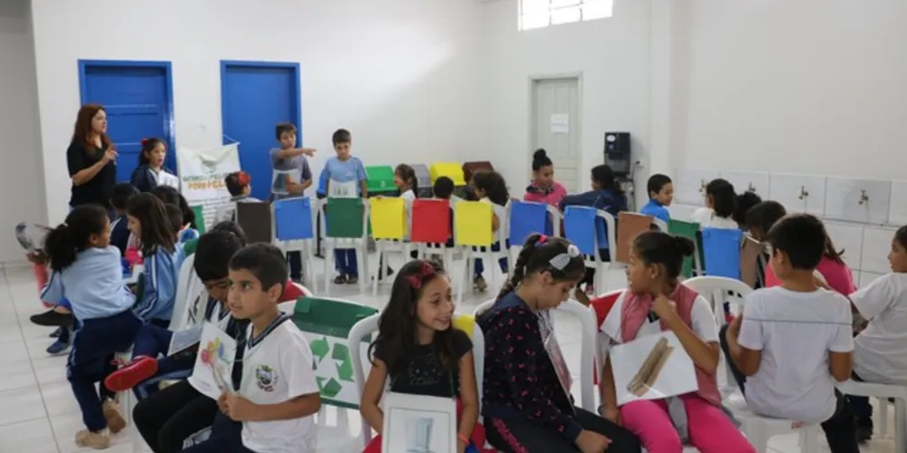 Os trabalhos feitos inclui limpeza de ruas, pintura de faixas e meio-fios e aplicação de tapa buraco