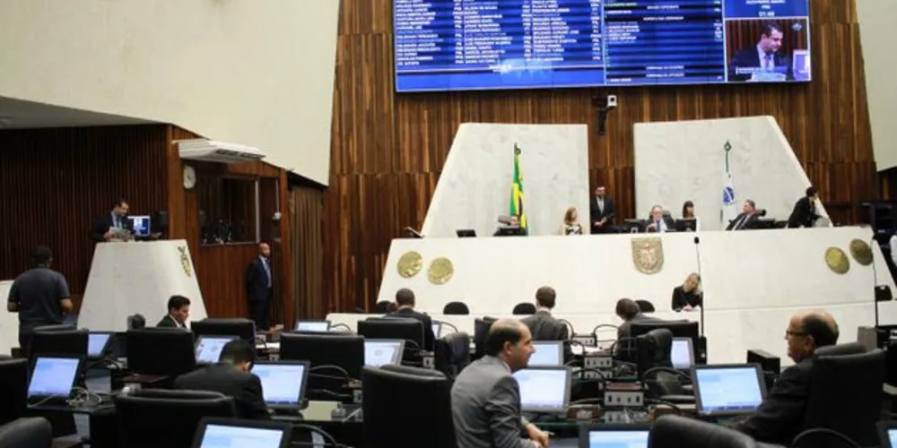 Deputados aprovaram autorização para o governador viajar aos Estados Unidos