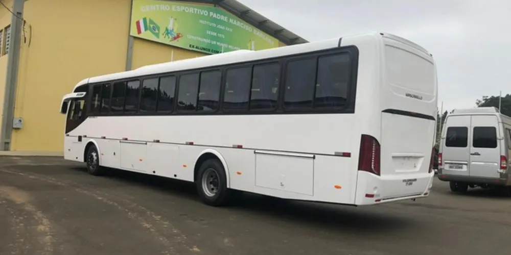 O veículo vai transportar jovens e adolescentes do Instituto pela cidade e pela região
