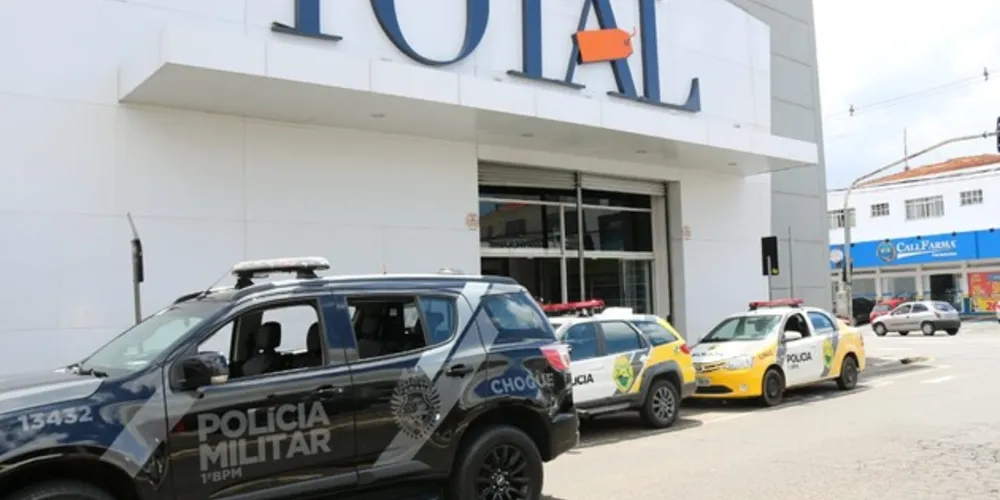 Bandidos conseguiram escapar e ainda não foram localizados