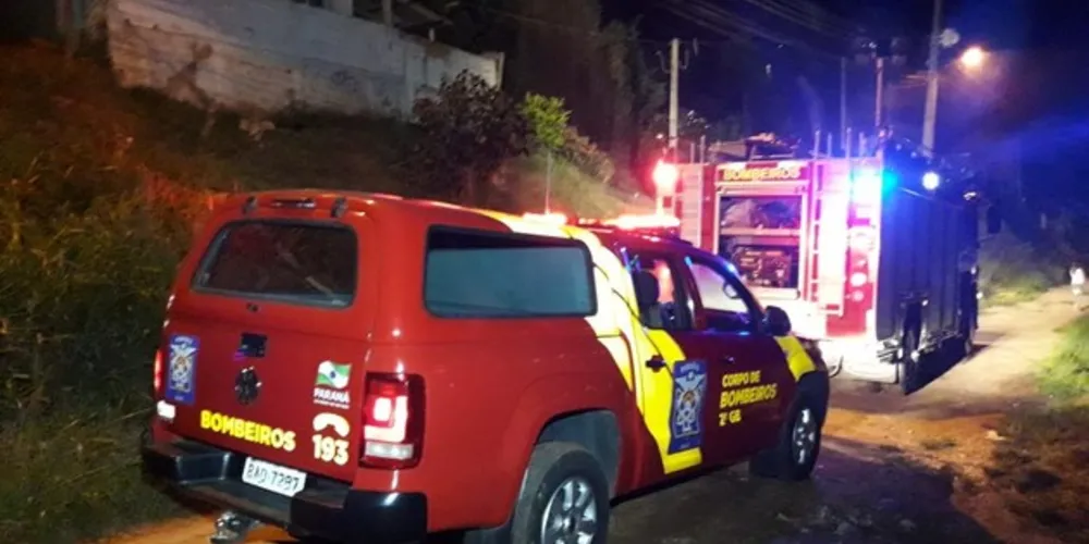 Bombeiros prestaram atendimento à ocorrência
