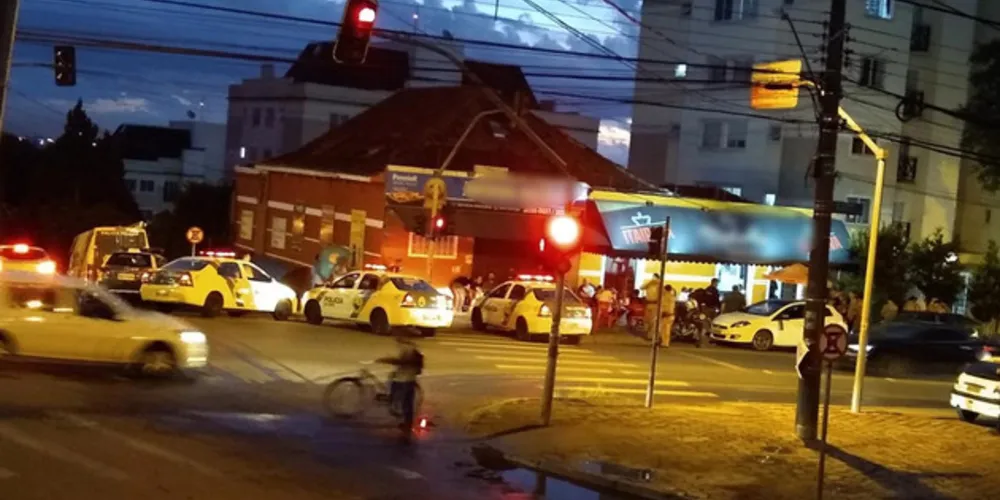 Ocorrência foi registrada em um bar na Avenida Mário Tourinho, no bairro Tingui