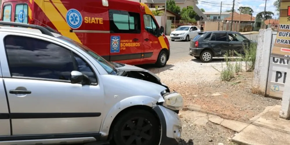 Acidente envolveu um Citroën C3 e o VW Gol