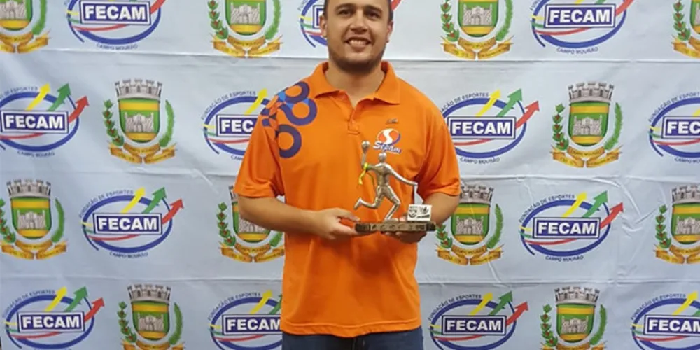 Professor de Ponta Grossa recebeu prêmio da Liga de Handebol do Paraná