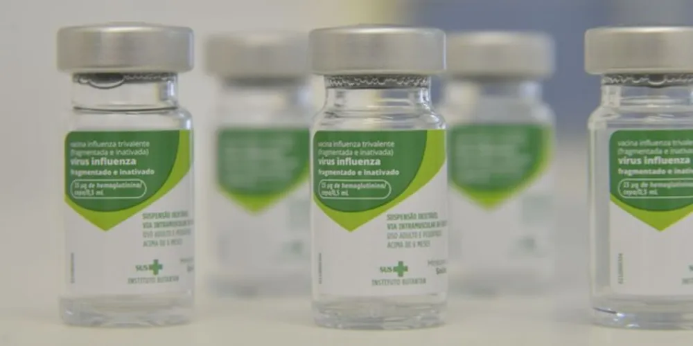 A vacina é contra gripe e soro contra picada de ser pentes e aranhas