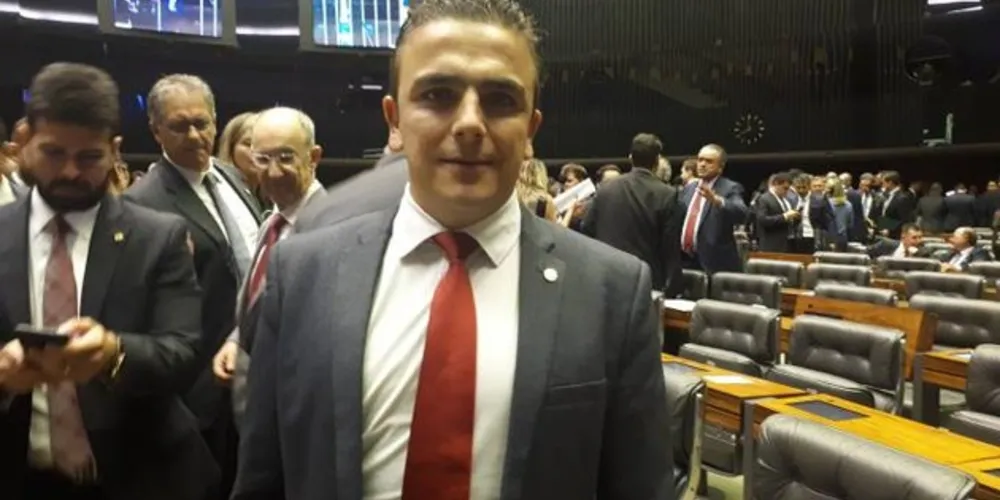 Um dos autores do projeto é o deputado federal Aliel Machado (PSB)