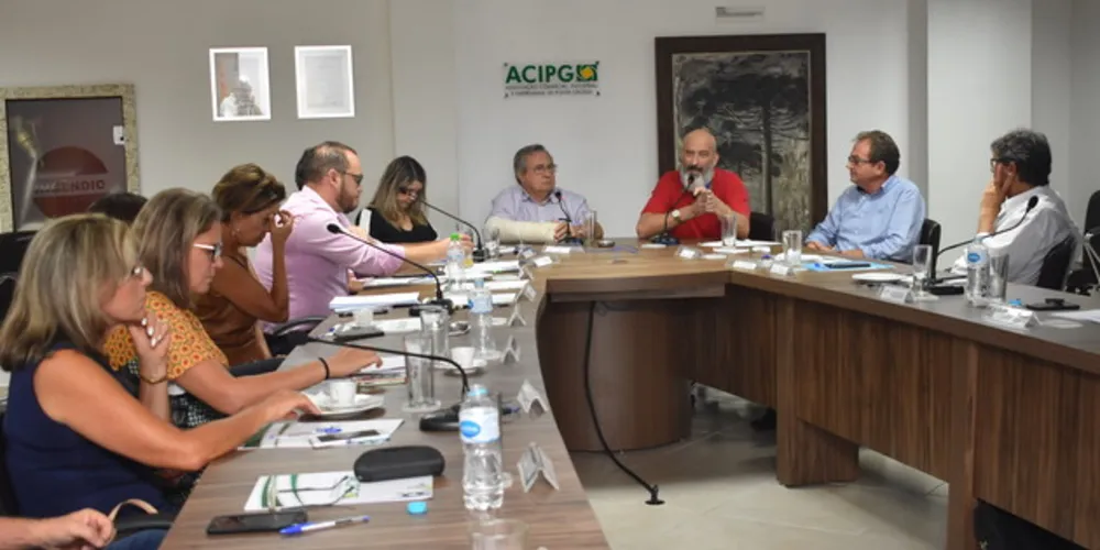 Reunião aconteceu nesta segunda na sede da ACIPG