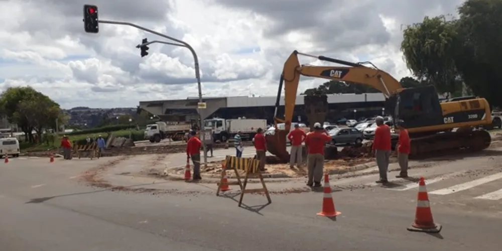 Imagem ilustrativa da imagem Obras de rotatória alteram trânsito perto da rodoviária