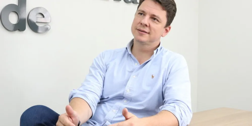 Dino Schrutt explica que transmissão faz parte do sistema de Compliance, implantado em todos os órgãos municipais