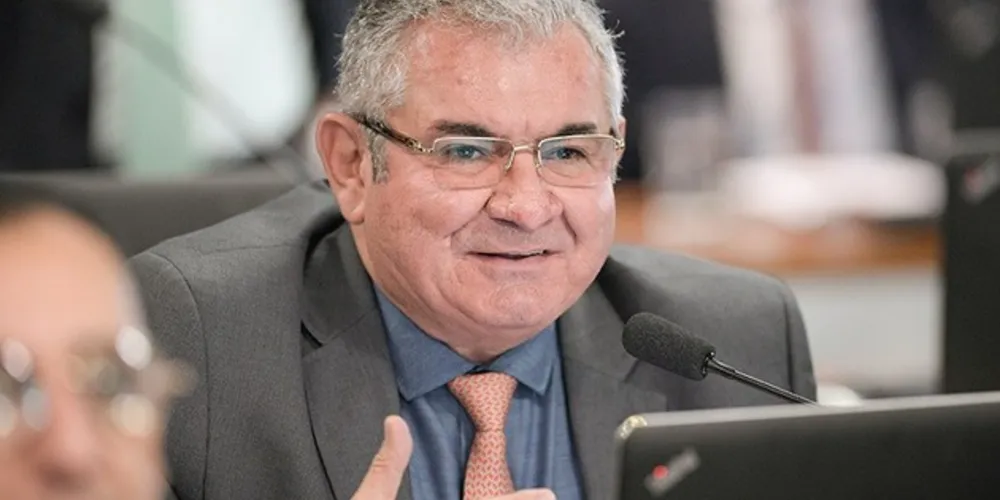 Cotas não têm alcançado efeito desejado, argumenta Angelo Coronel, autor da proposta
