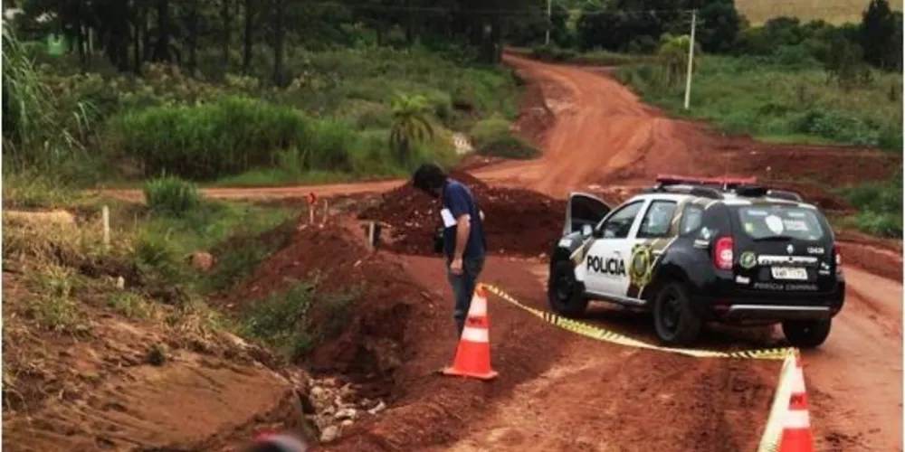 O crime aconteceu possivelmente nesta madrugada na Estrada do Areião, em Carambeí 