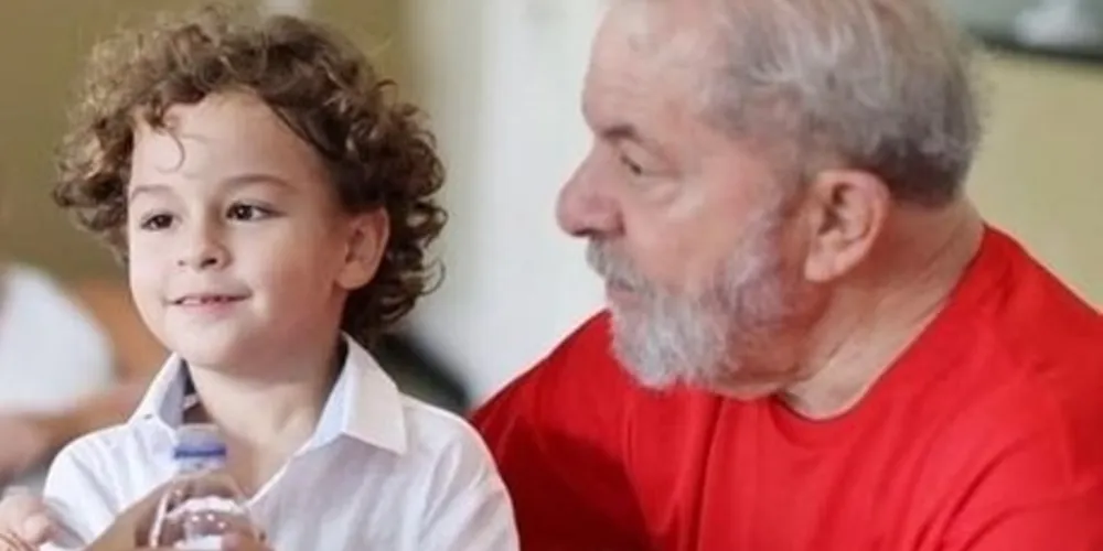 Arthur Araújo Lula da Silva, de apenas 7 anos, deu entrada no hospital nesta manhã, com febre alta
