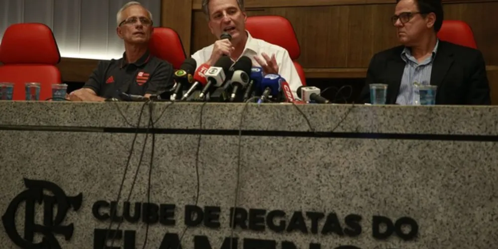 A transferência foi confirmada pela diretoria clube