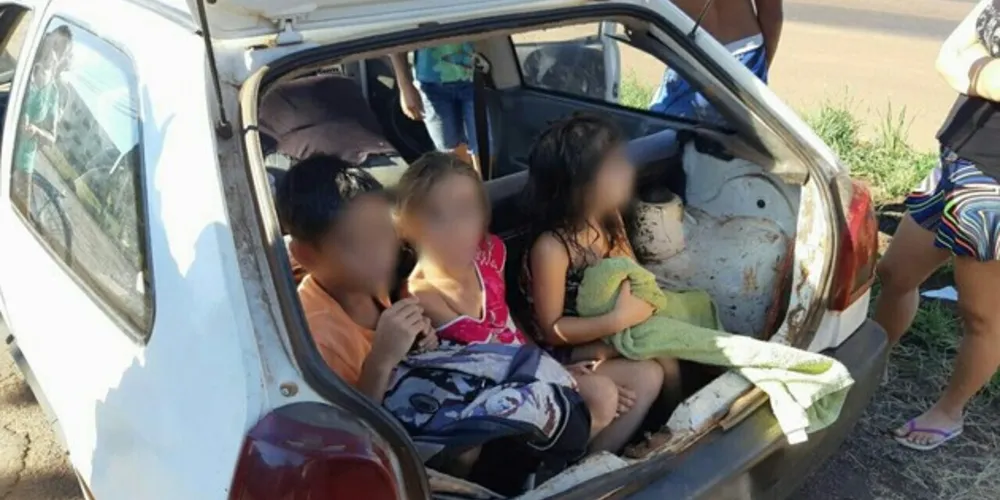 Carro recolhido e levado ao pátio da Polícia Rodoviária Federal