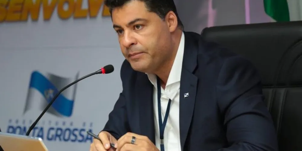 Prefeito Marcelo Rangel assinou editais de licitação