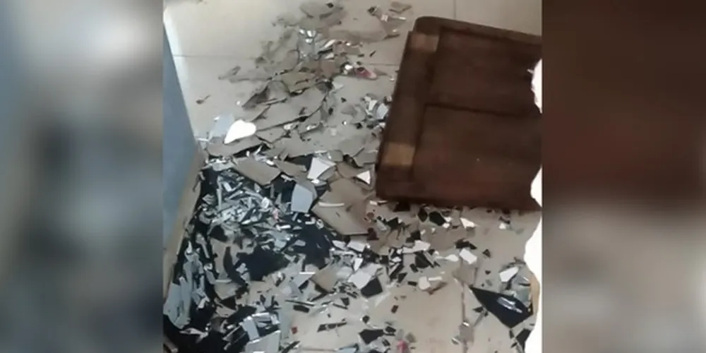 Suspeito teve ferimentos nas mãos por ter quebrado janelas e outros objetos pessoais da vítima