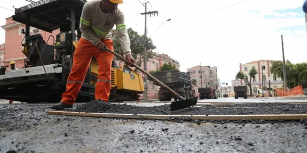 As obras da Rua do Rosário, que alteraram o tráfego central nos últimos meses, estão entrando na reta final