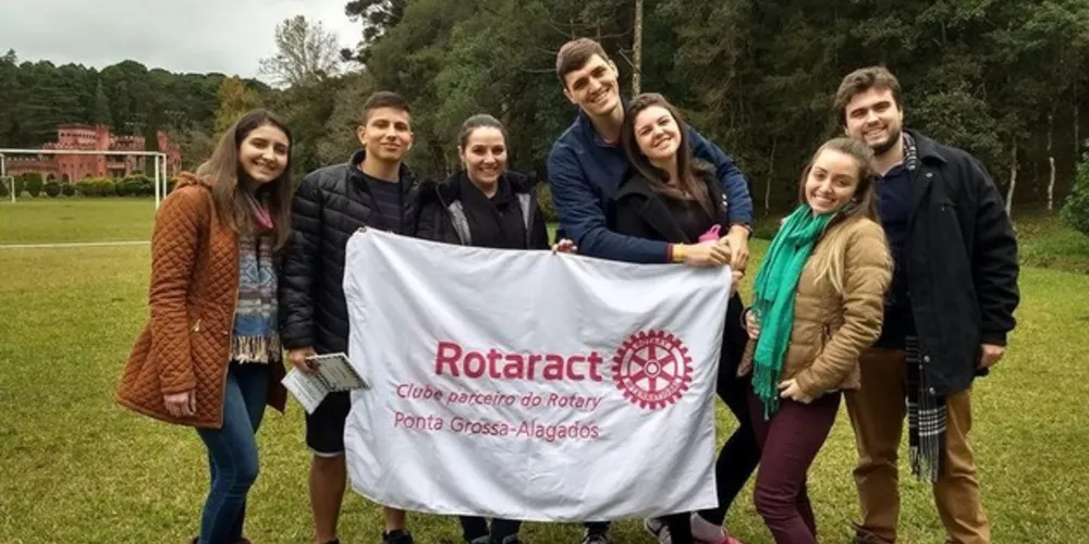 Clube promove diversas atividades filantrópicas 