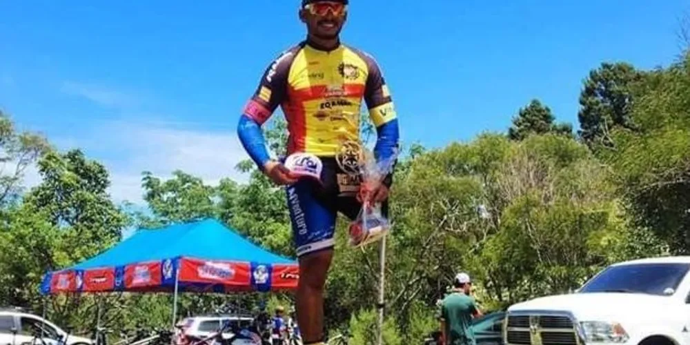 Ageu Lucas Lauriche sobe ao pódio na primeira colocação