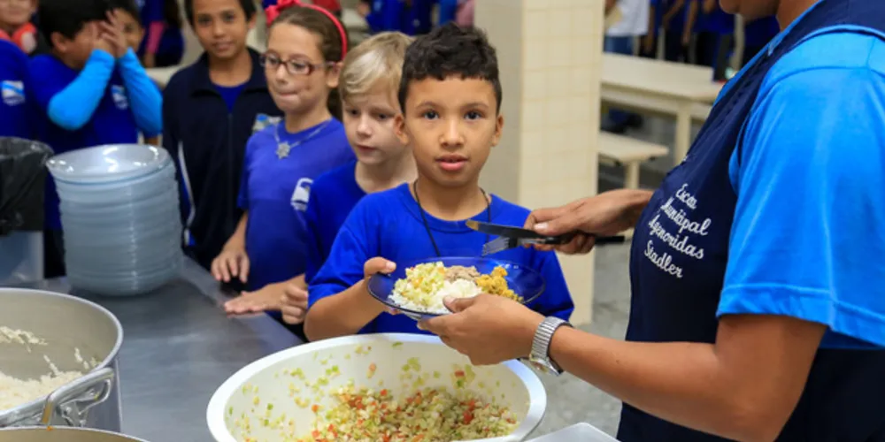 Conselho de Alimentação Escolar acompanha as atividades das cozinhas e nos processos de compra de alimentos