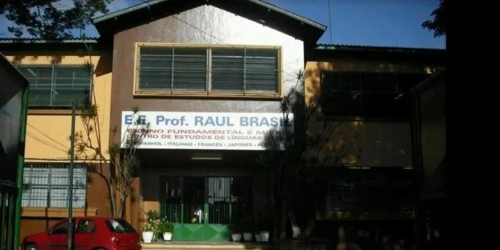 Comerciante baleado passa por cirurgia neste momento