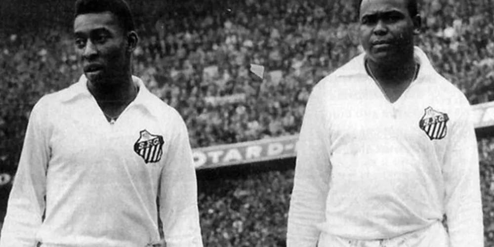 Pelé e Coutinho nos tempos épicos do Santos