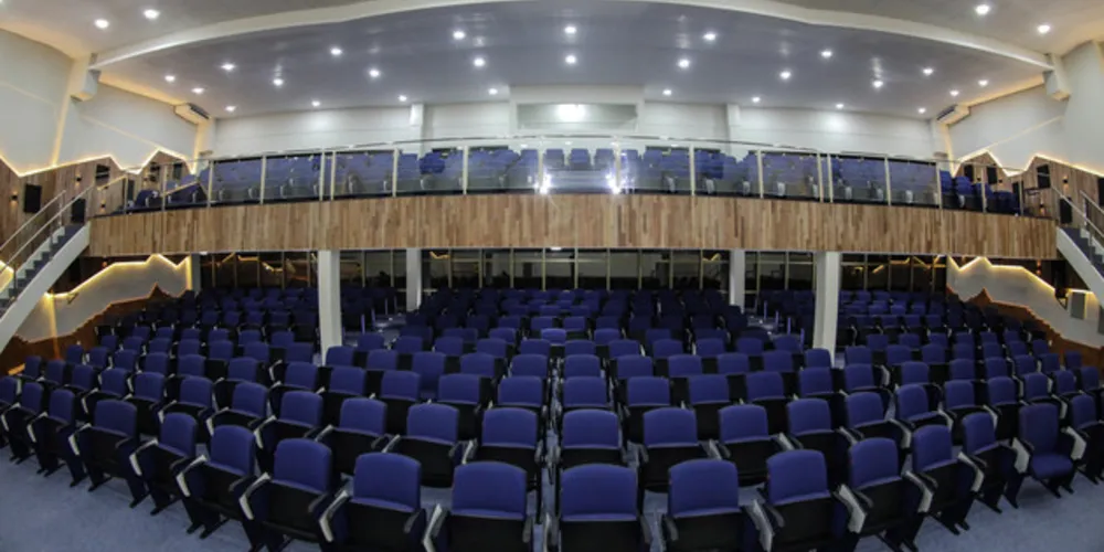 Instituição disponibiliza auditório para a realização de eventos que contribuam para o desenvolvimento da região