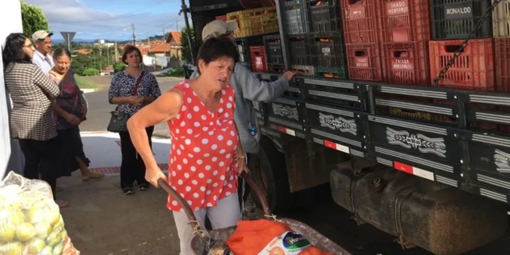 O projeto tem como objetivo tirar o lixo do meio ambiente e evitar que materiais recicláveis se misturem a resíduos que são destinados ao aterro sanitário.   