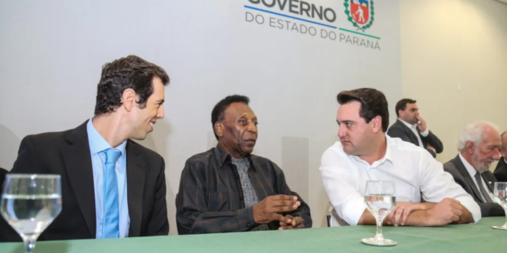 Foi lançado, no Paraná, o programa Esportivo Lúdico Educacional, de Pelé