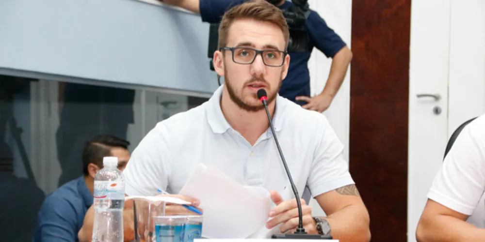 Vereador lembrou o episódio de domingo em que um torcedor do Londrina jogou uma bomba na torcida adversária