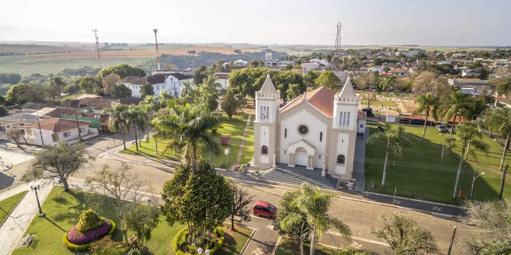 Vista aérea da Praça Central de Tibagi
