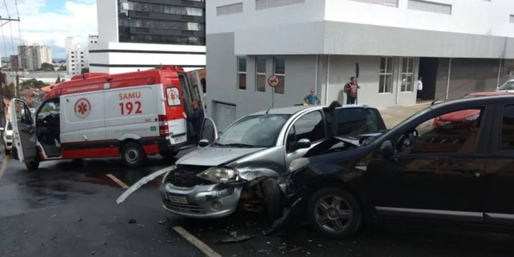 Batida deixou duas pessoas feridas, uma delas em estado grave
