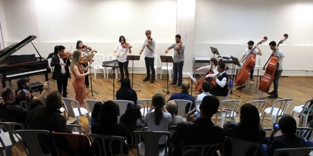 Projeto reúne professores e alunos para ouvir música tanto erudita, quanto popular