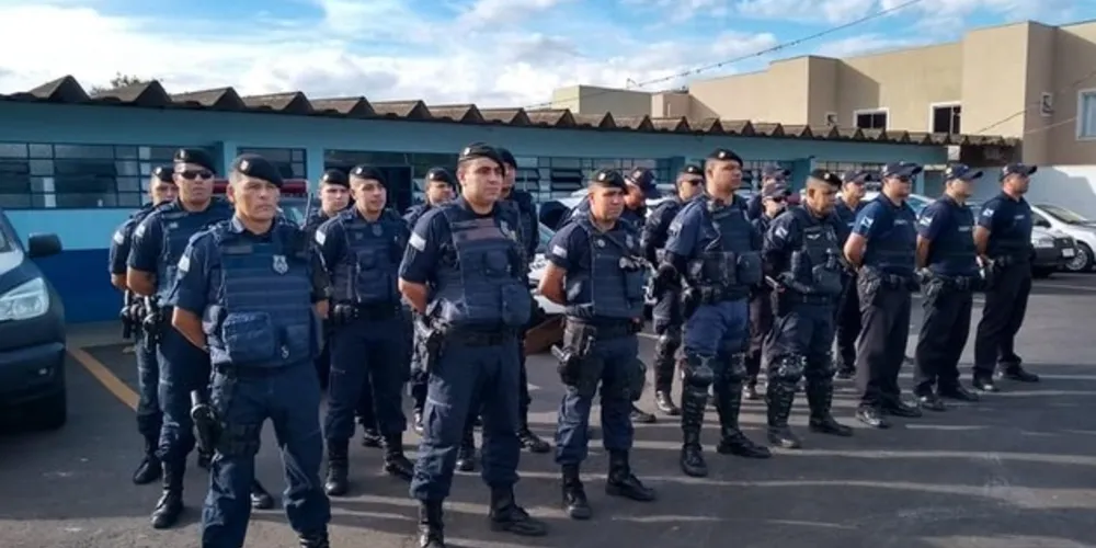 Equipe abordou rapaz no Parque Los Angeles e verificou o rapaz tinha dois mandados em aberto expedidos no seu nome