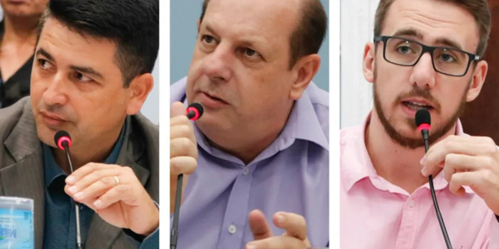 Ezequiel Bueno (esq.) e Geraldo Stocco (dir.) foram contrários ao relator da proposta, Celso Cieslak (centro)