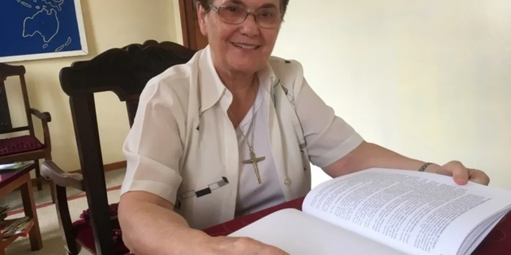 A atual diretora do Colégio Santana, irmã Maria Aluizia, é formada em Ponta Grossa e ficou como missionária por cinco anos em Gana