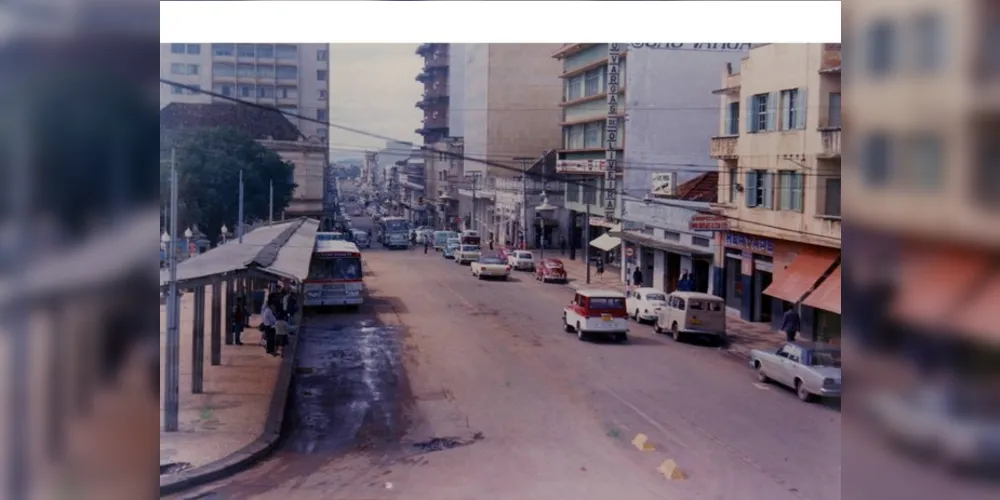 fotos mostra a imponente Vicente Machado, na década de 70, fazendo um recorte da história