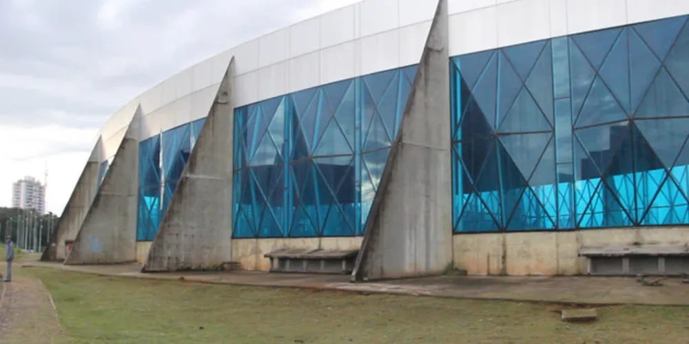 Espaço de treino do Caramuru vôlei foi interditado por problemas estruturais, na arquibancada