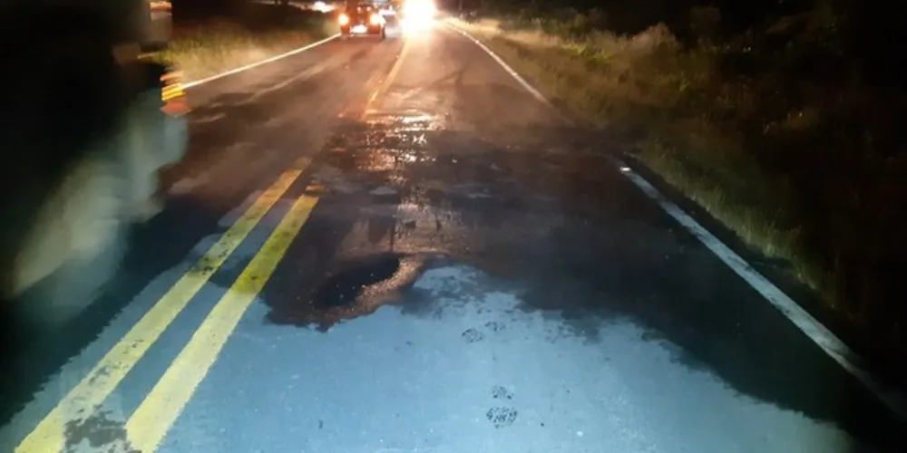 Motorista de caminhonete foi levado ao hospital com lesões 