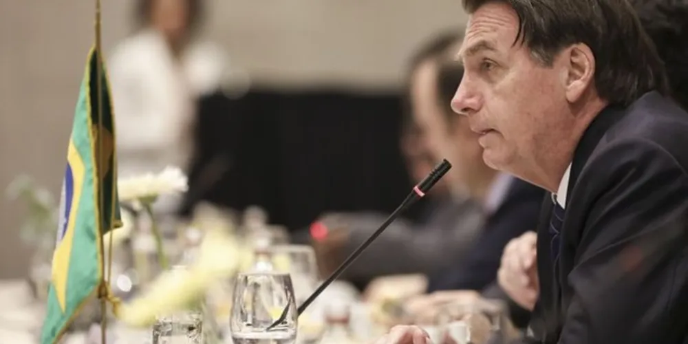 Bolsonaro diz que fim de visto para turistas beneficiará economia