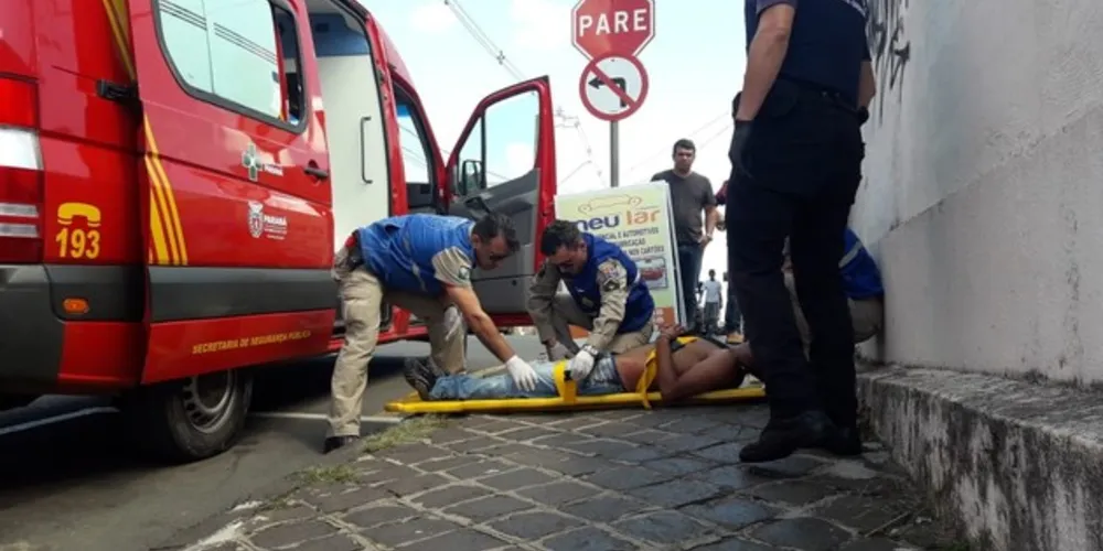 Agressor foi localizado com a faca, detido e levado para a 13ª SDP. Agredido foi levado em estado grave para a Santa Casa