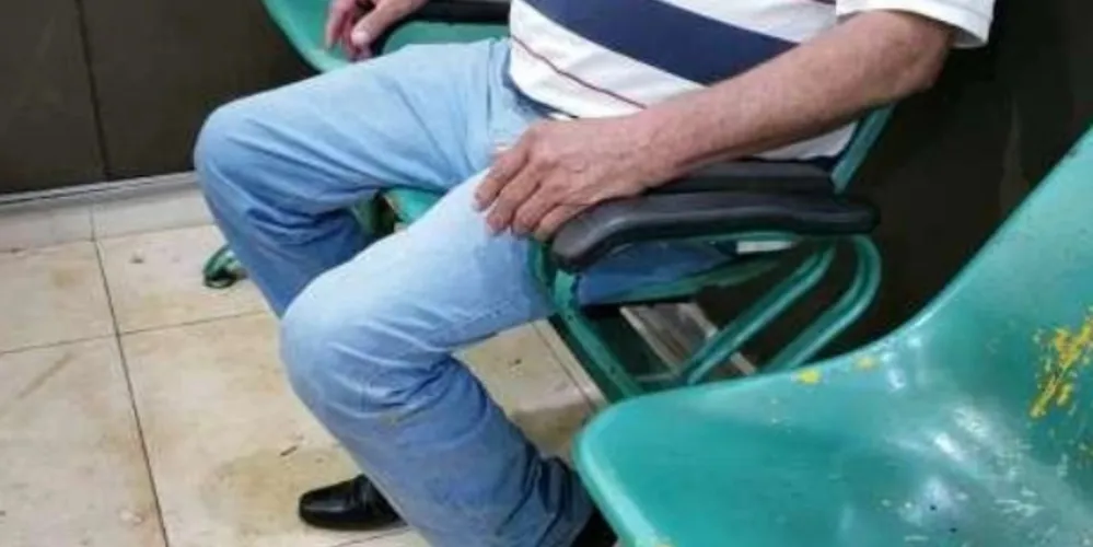 Idoso nega ter ateado fogo no automóvel, alegando que as chamas iniciaram após pane no motor