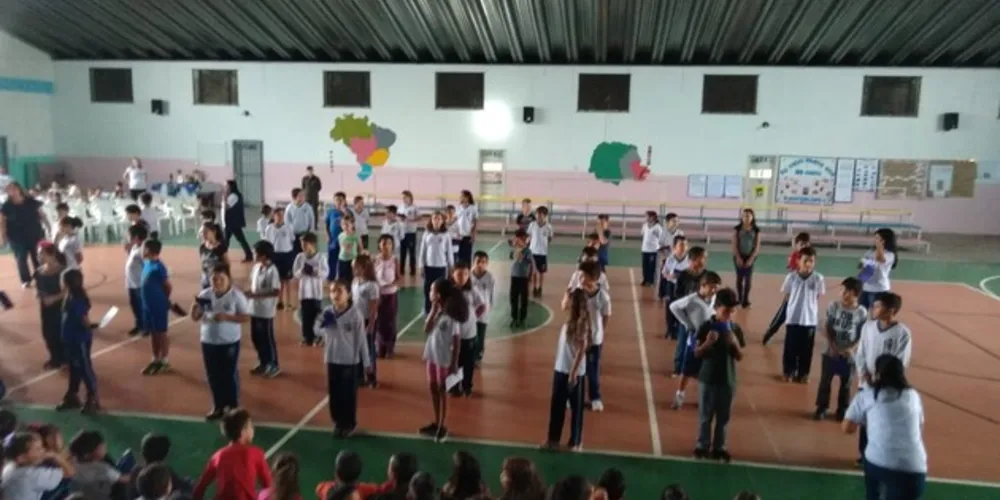 Imagem ilustrativa da imagem Professoras destacam 30º aniversário de escola em Castro