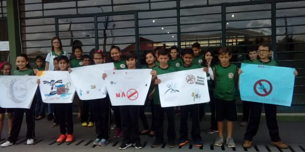 Imagem ilustrativa da imagem Alunos realizam passeata pela escola contra a Dengue