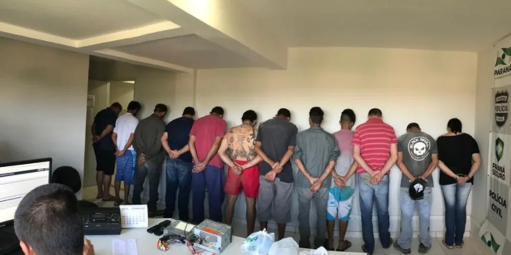 Ação contou com cerca de 60 policiais, além de apoio de helicóptero do Grupamento de Operações Aéreas