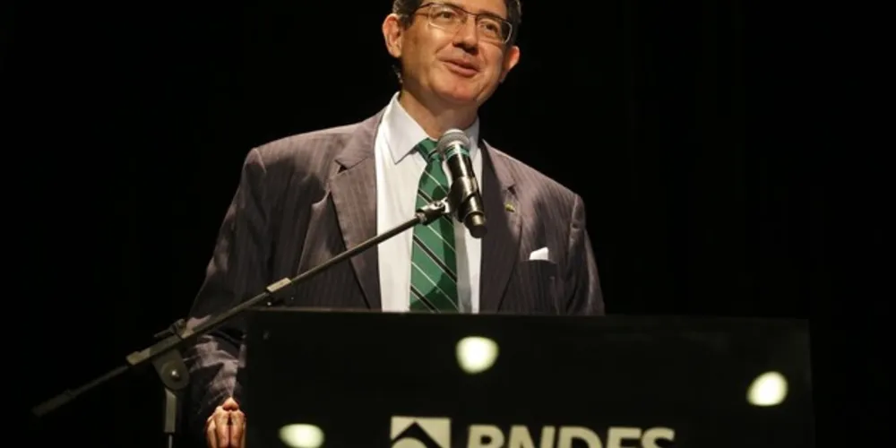 Nesse valor, destacam-se os lucros nas vendas de participações na Petrobras, com R$ 2,2 bilhões, e na Vale, com R$ 2,6 bilhões