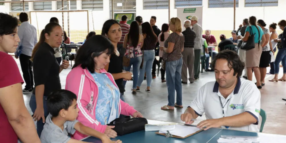 Cerca de 500 pessoas receberam os atendimentos e serviços